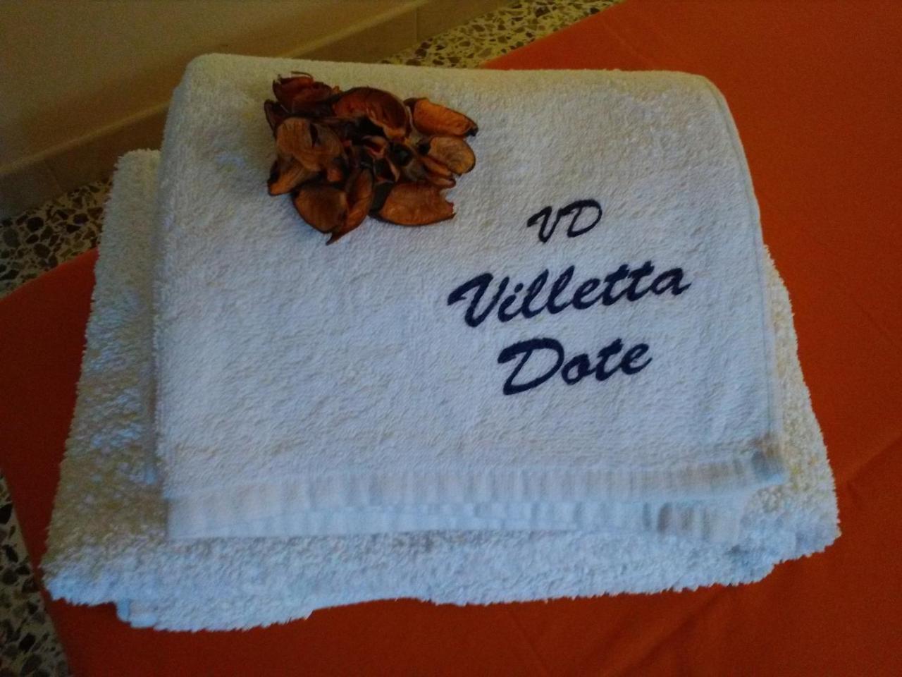 Villetta Dote Казарано Екстериор снимка