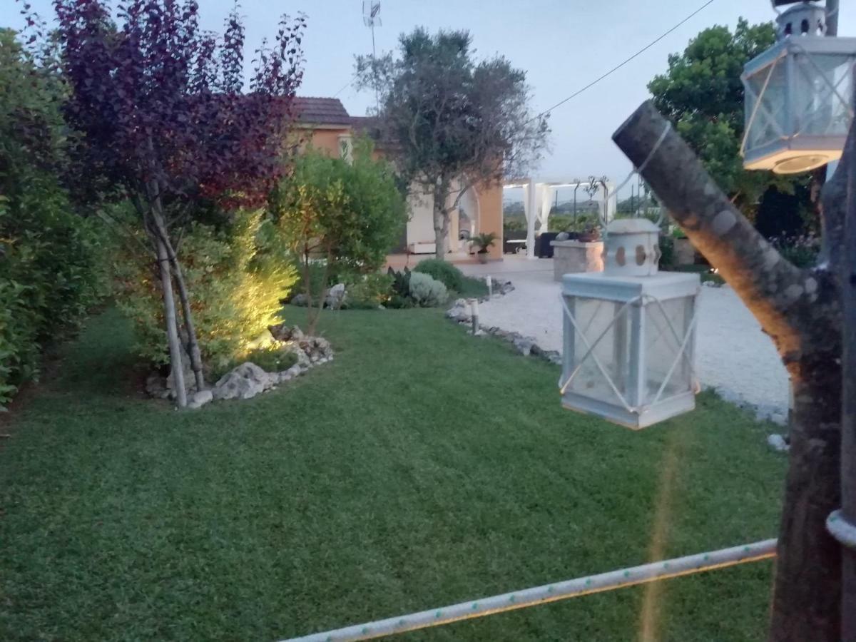 Villetta Dote Казарано Екстериор снимка