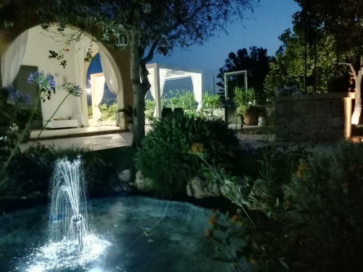 Villetta Dote Казарано Екстериор снимка
